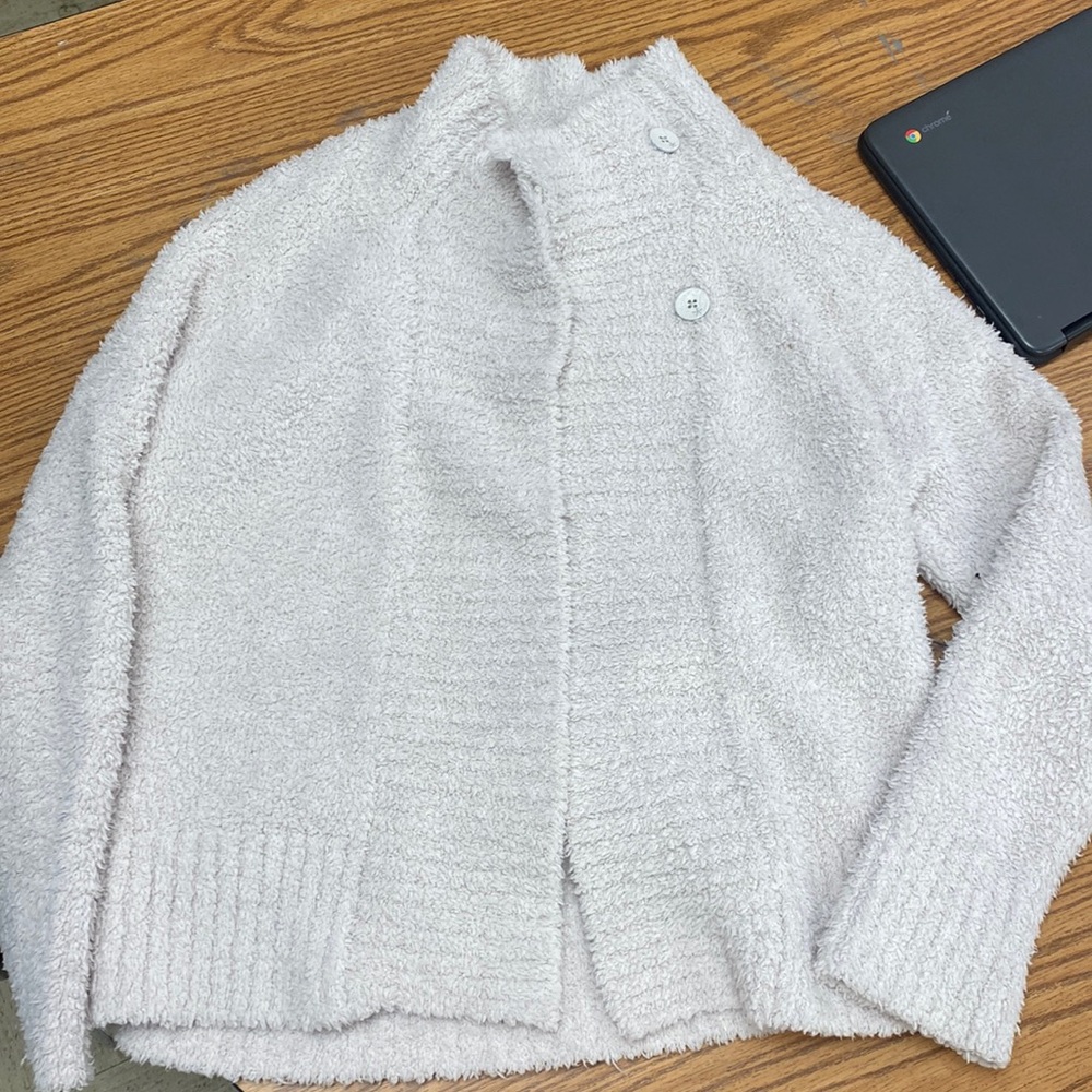 Barefoot dreams size medium cardigan